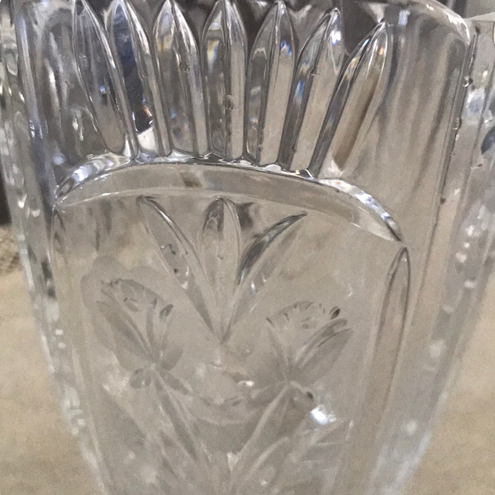 Crystal Vase - Picture 9 of 16